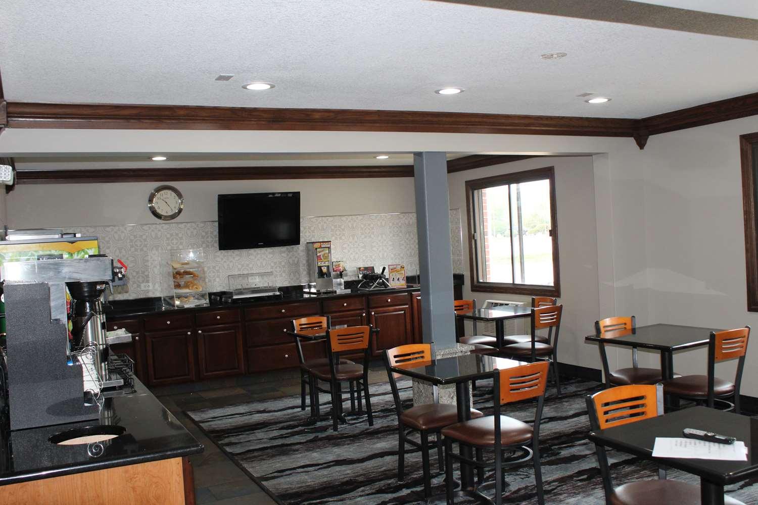 מלון Ramada By Wyndham Cedar Rapids South מראה חיצוני תמונה