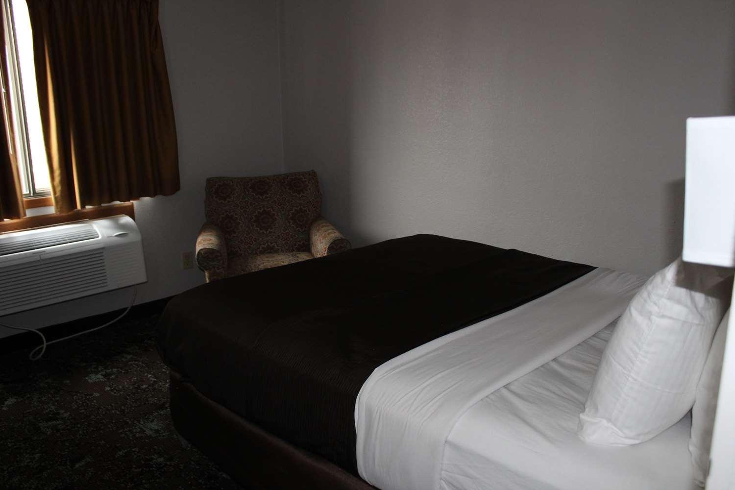 מלון Ramada By Wyndham Cedar Rapids South מראה חיצוני תמונה