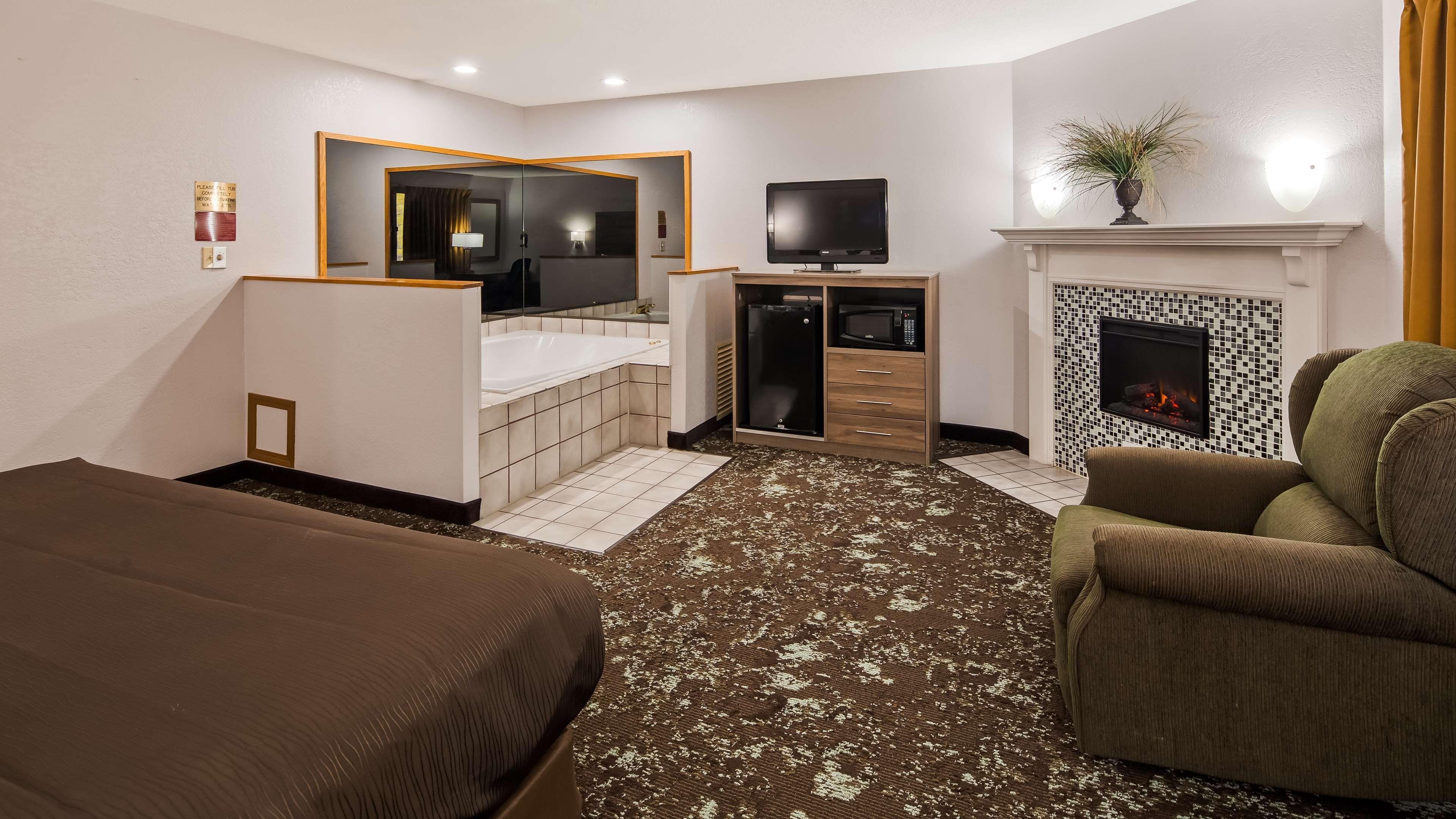 מלון Ramada By Wyndham Cedar Rapids South מראה חיצוני תמונה