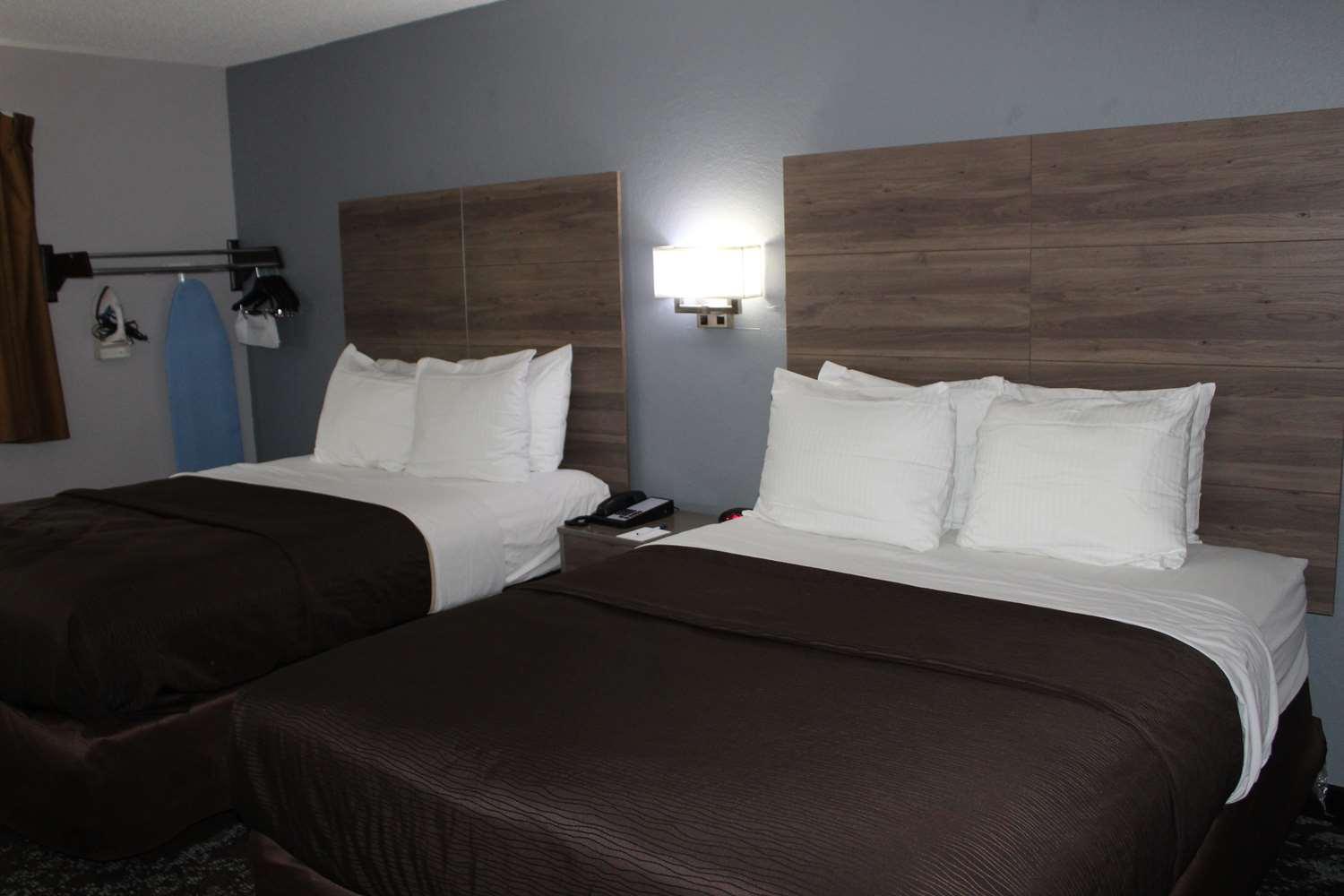 מלון Ramada By Wyndham Cedar Rapids South מראה חיצוני תמונה