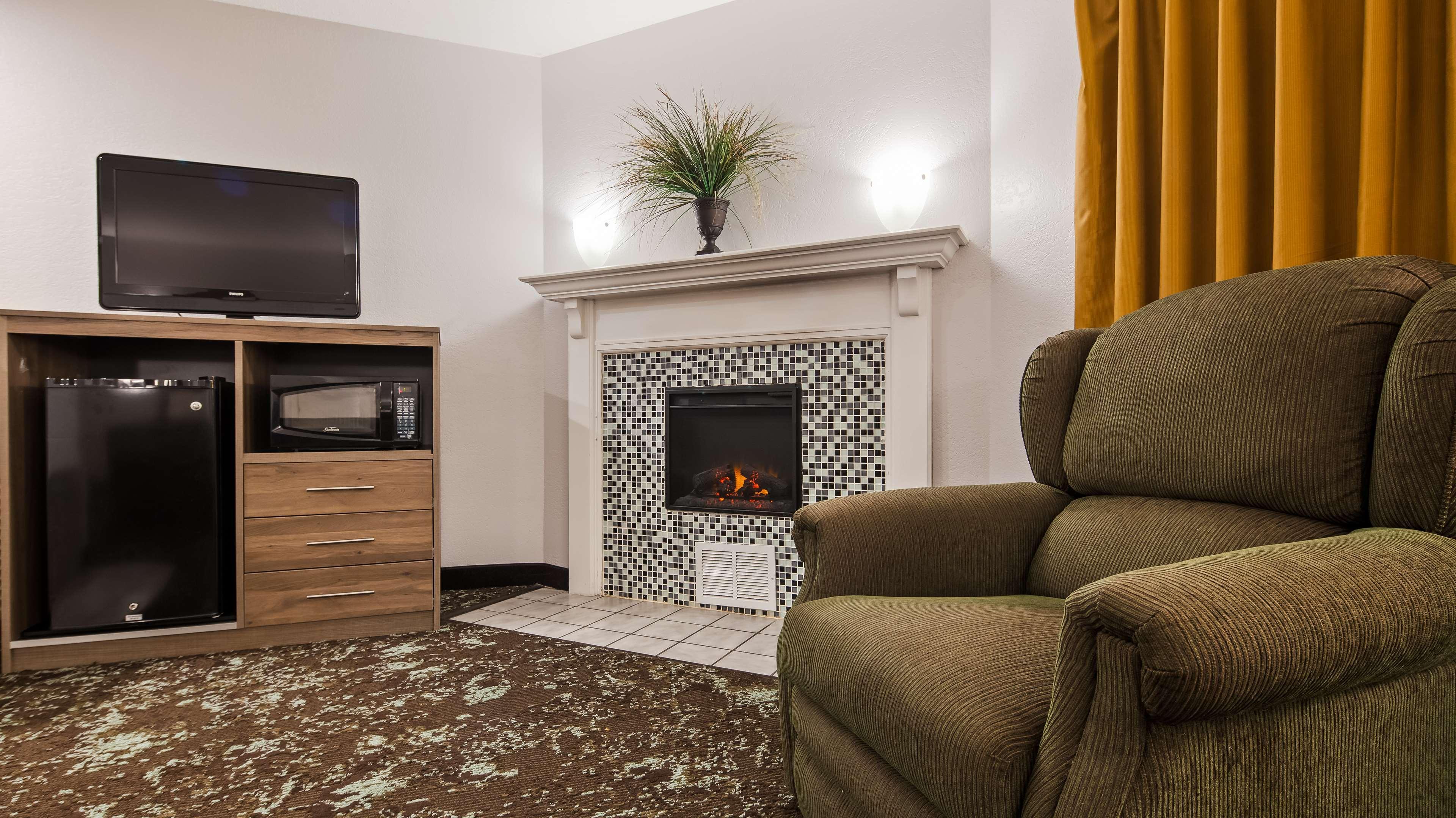 מלון Ramada By Wyndham Cedar Rapids South מראה חיצוני תמונה