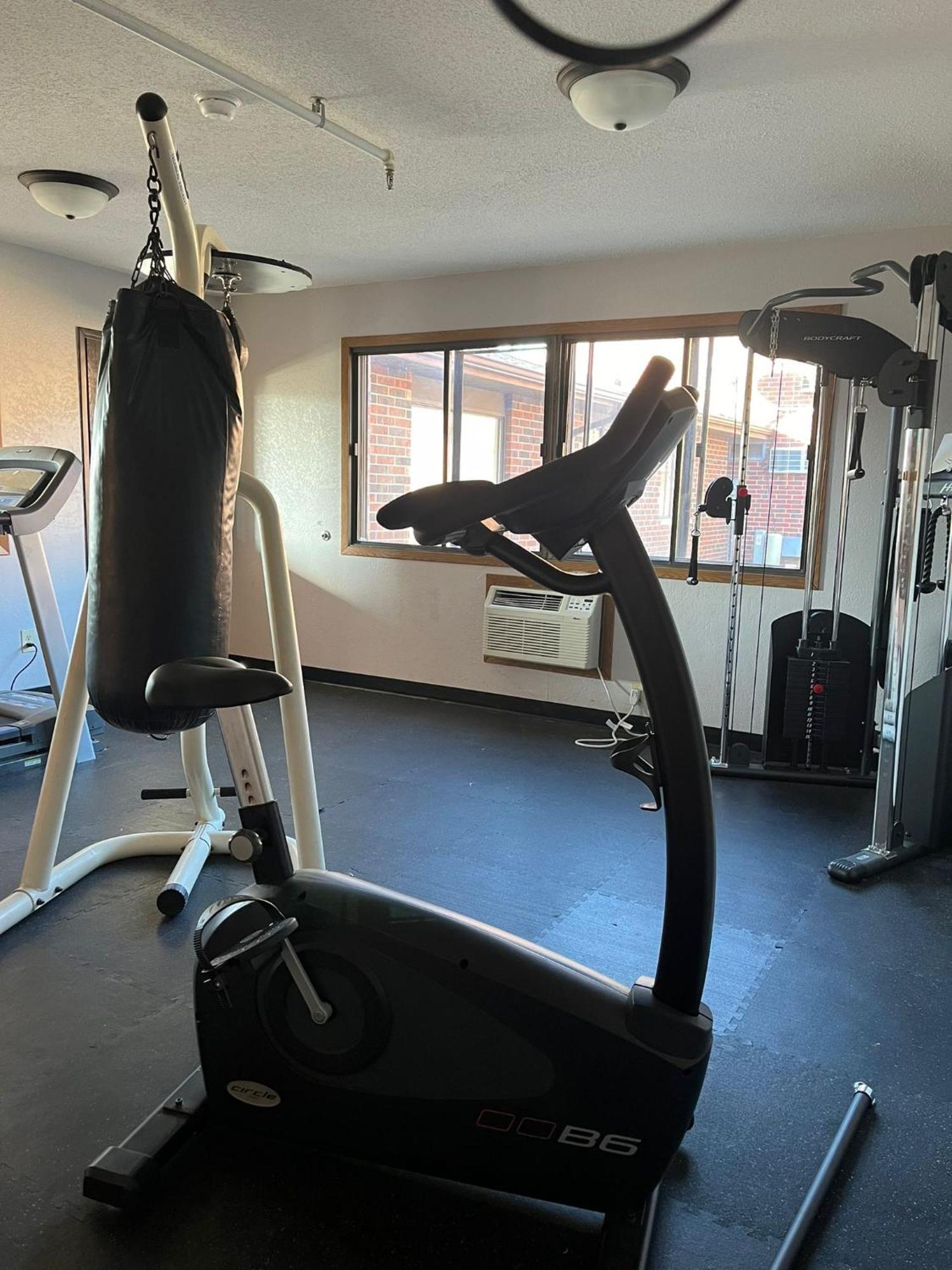 מלון Ramada By Wyndham Cedar Rapids South מראה חיצוני תמונה