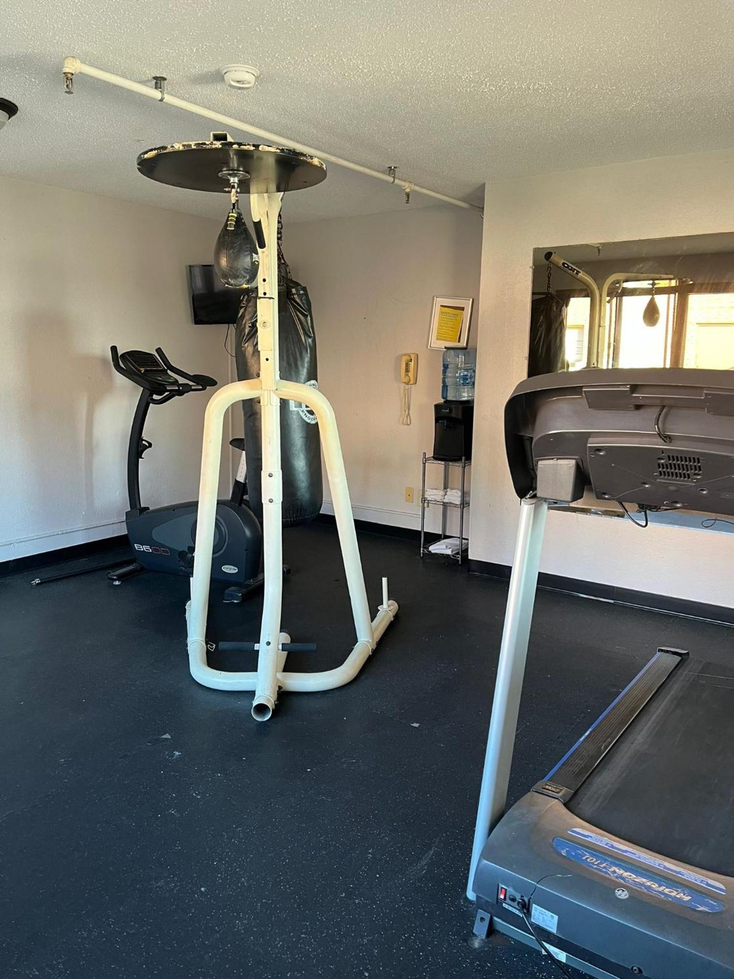 מלון Ramada By Wyndham Cedar Rapids South מראה חיצוני תמונה