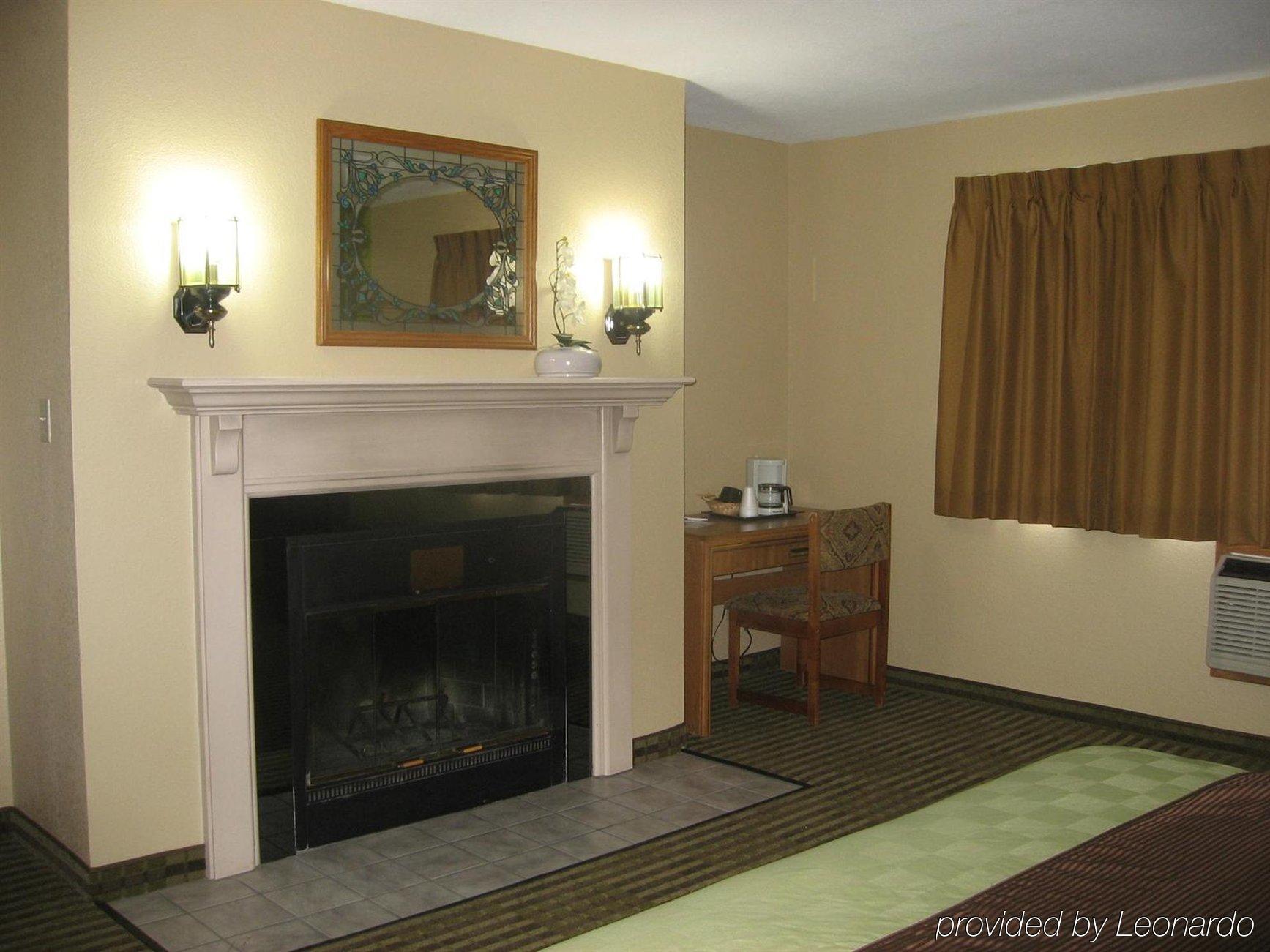 מלון Ramada By Wyndham Cedar Rapids South חדר תמונה