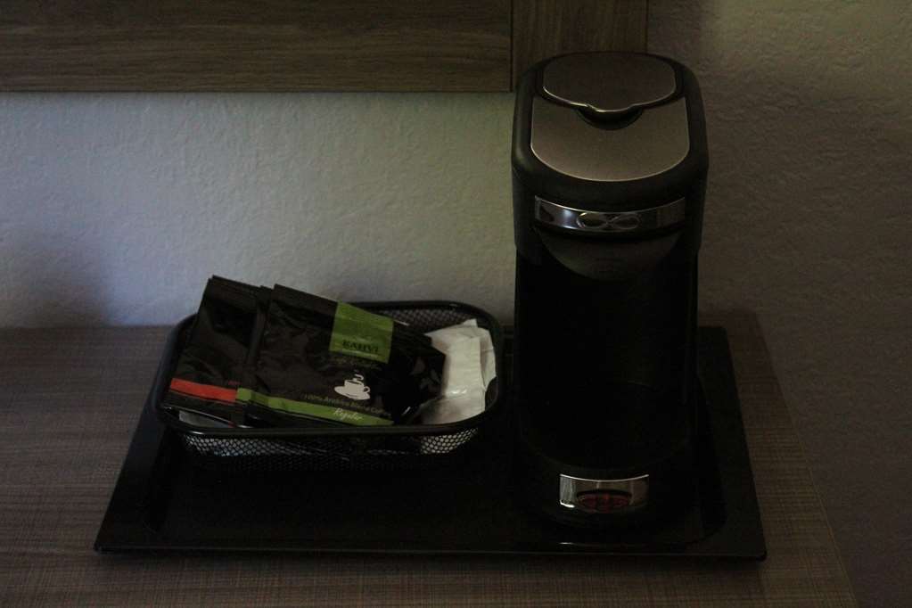 מלון Ramada By Wyndham Cedar Rapids South חדר תמונה